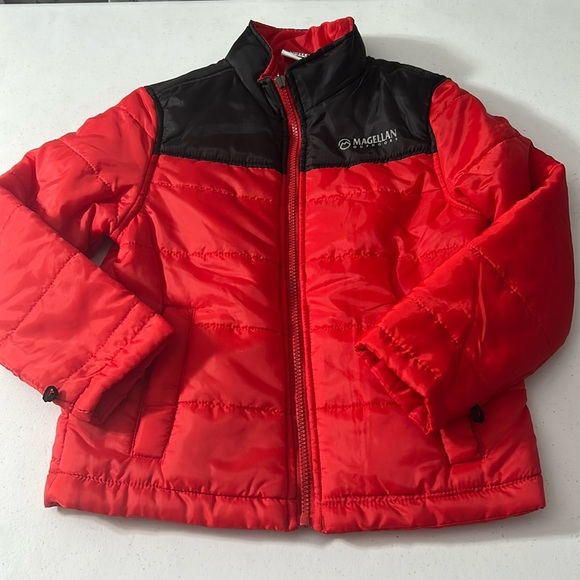 Magellan Outdoors Red and Black Kids Full Zip Puffer Jacket Size XS 6/7 - Picture 1 of 11